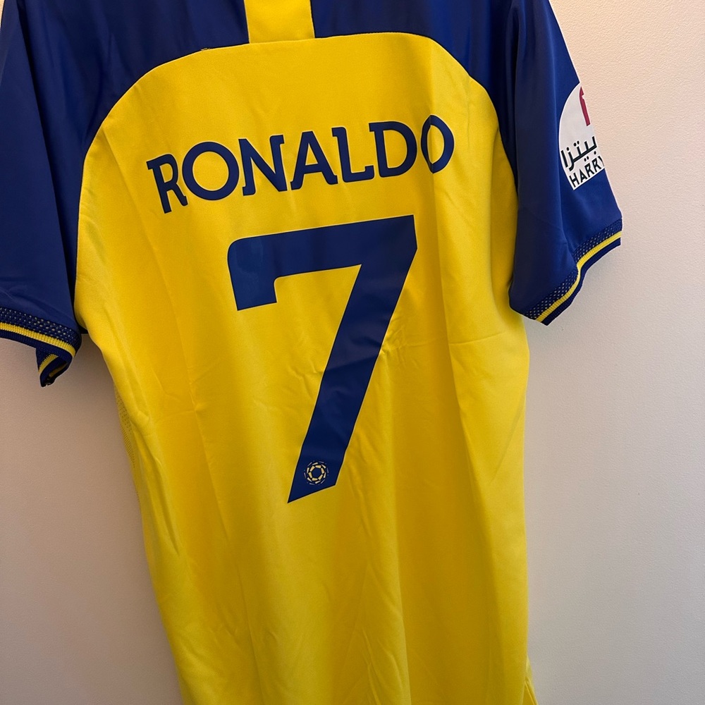 Christiano Ronaldo Al Nassr jersey #7 new with tags yellow home
